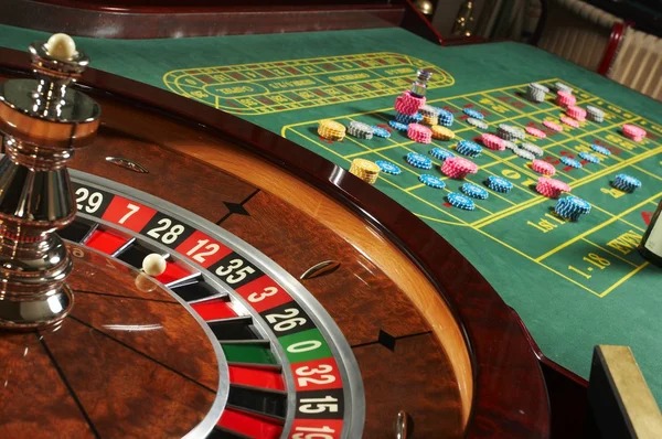 hujanbet live-dealer table interface optimized for mobile screens